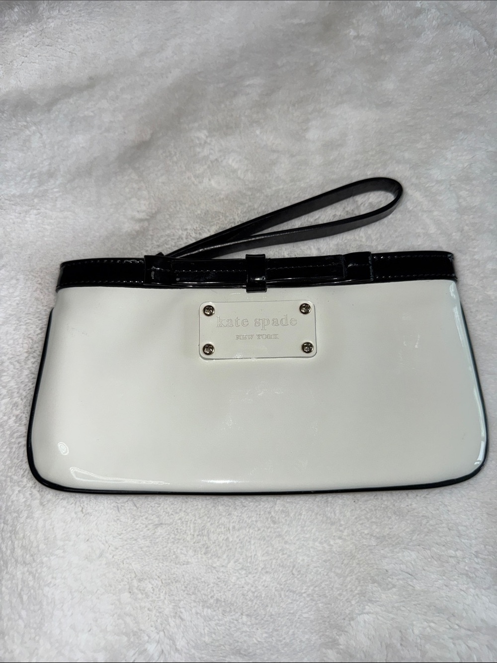 kate spade Lolly Chelsea Park Patent Leather Bow Wristlet 2012